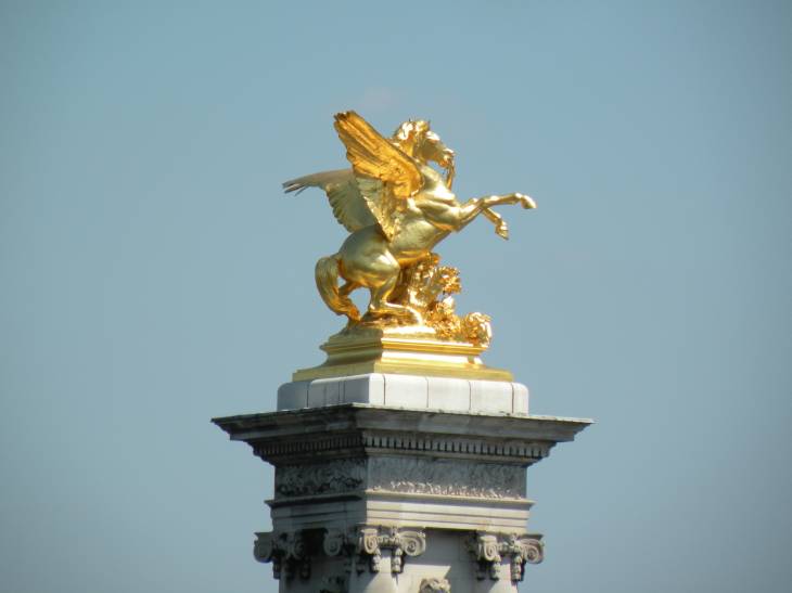  Cheval doré, Pont Alexandre 3